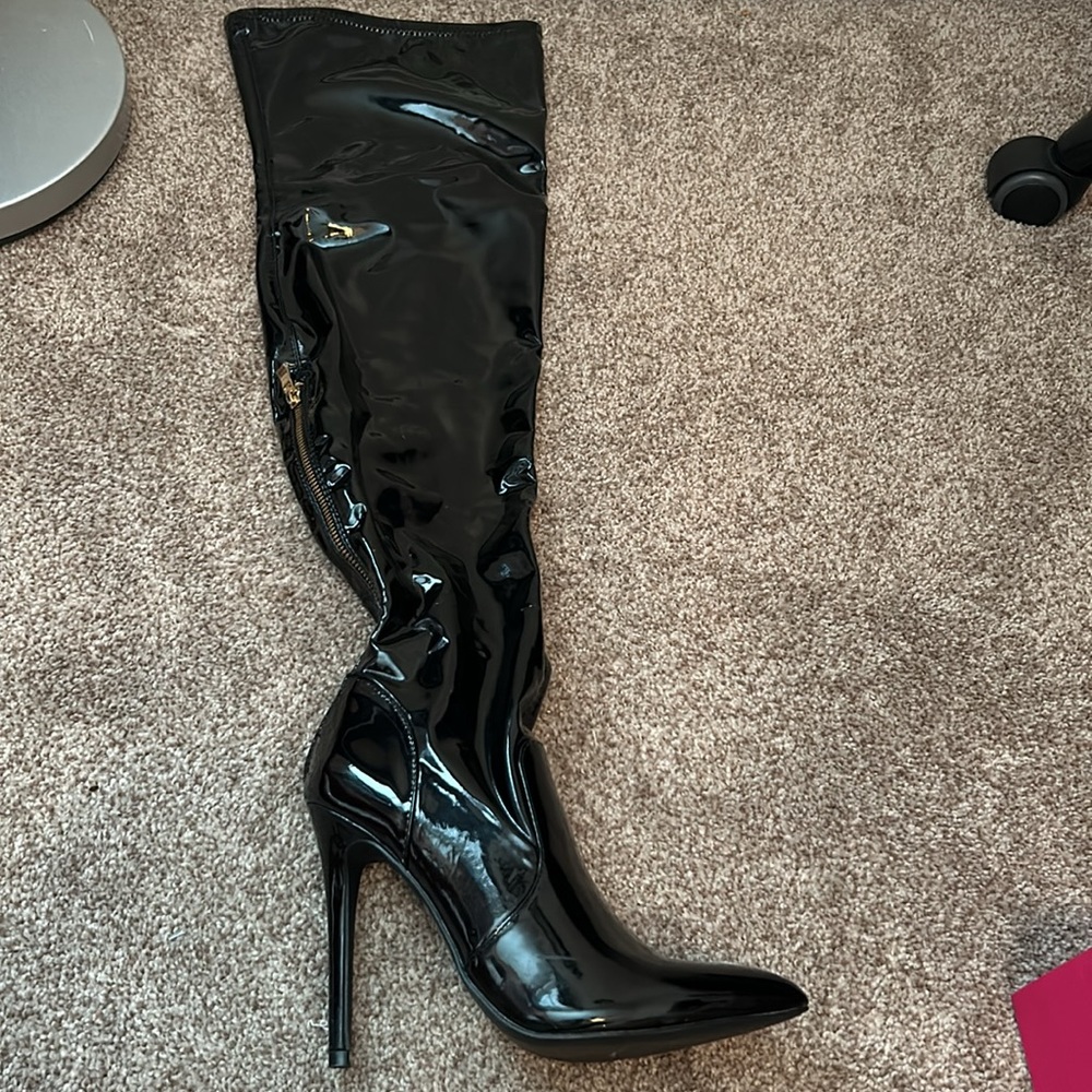 COPY - Black latex high knee boots